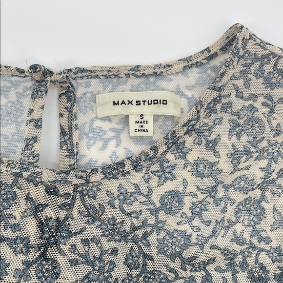 Floral Pattern Top - Picture 5 of 6